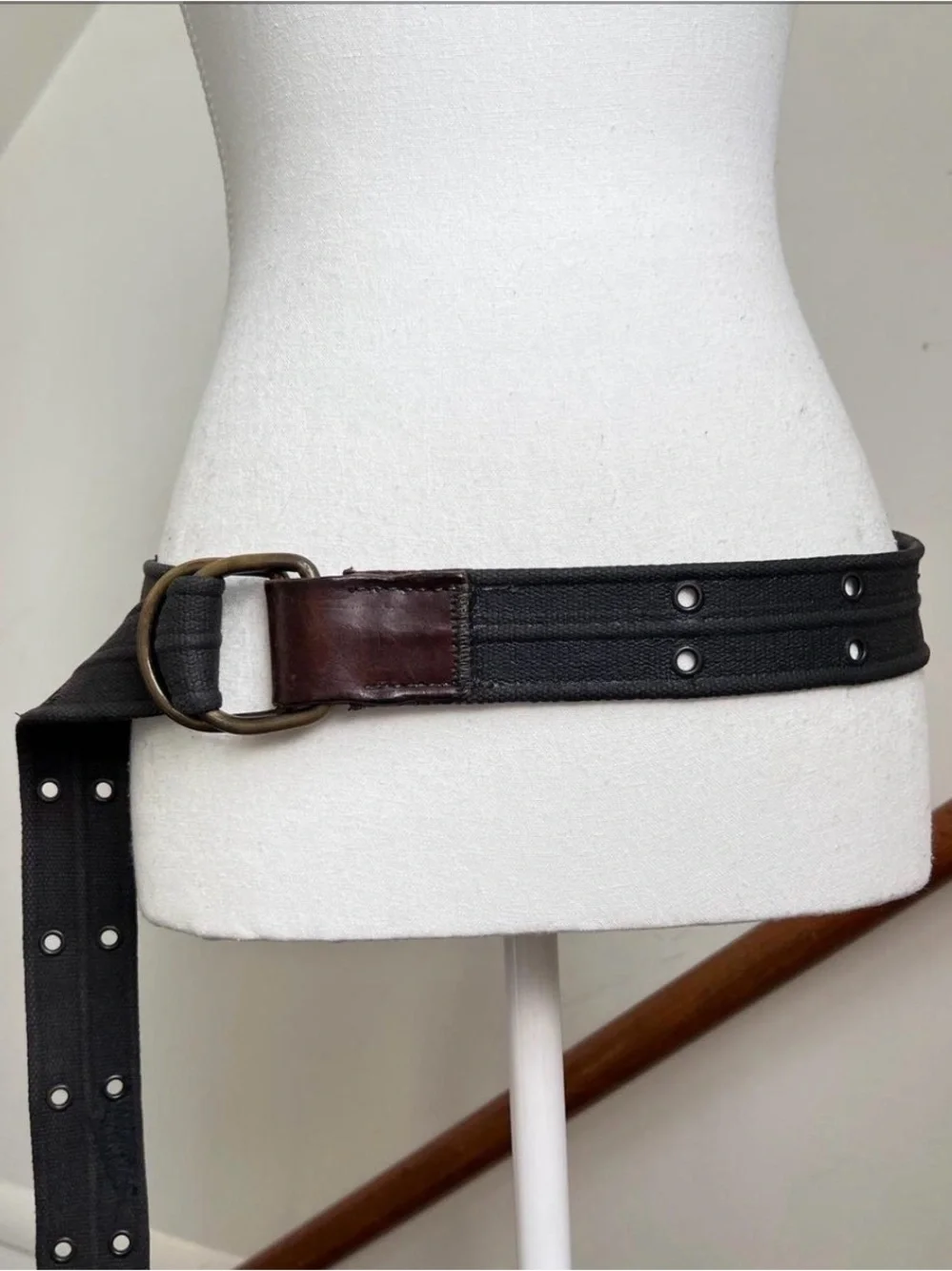 Vintage Abercrombie & Fitch grommet belt